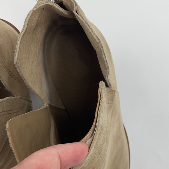 Vince Camuto Welland Tuscan Suede Point Toe Block Heel Ankle Bootie Tortilla 8.5 - Picture 12 of 16